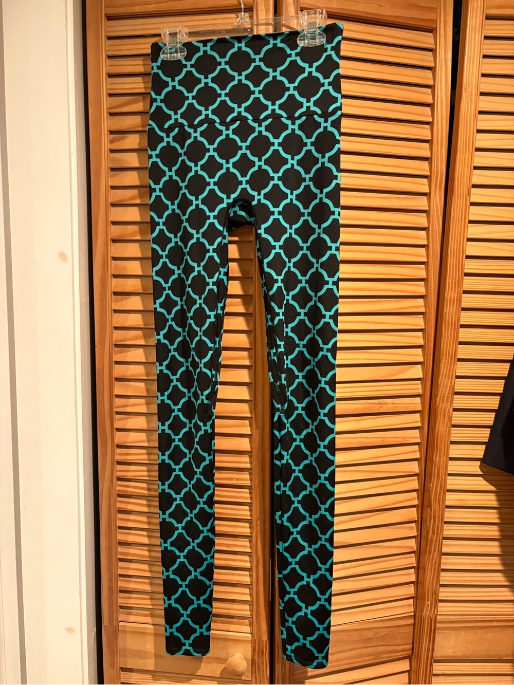 K-DEER High Rise Leggings Women's Small Teal Black Geometric Quatrefoil Yoga